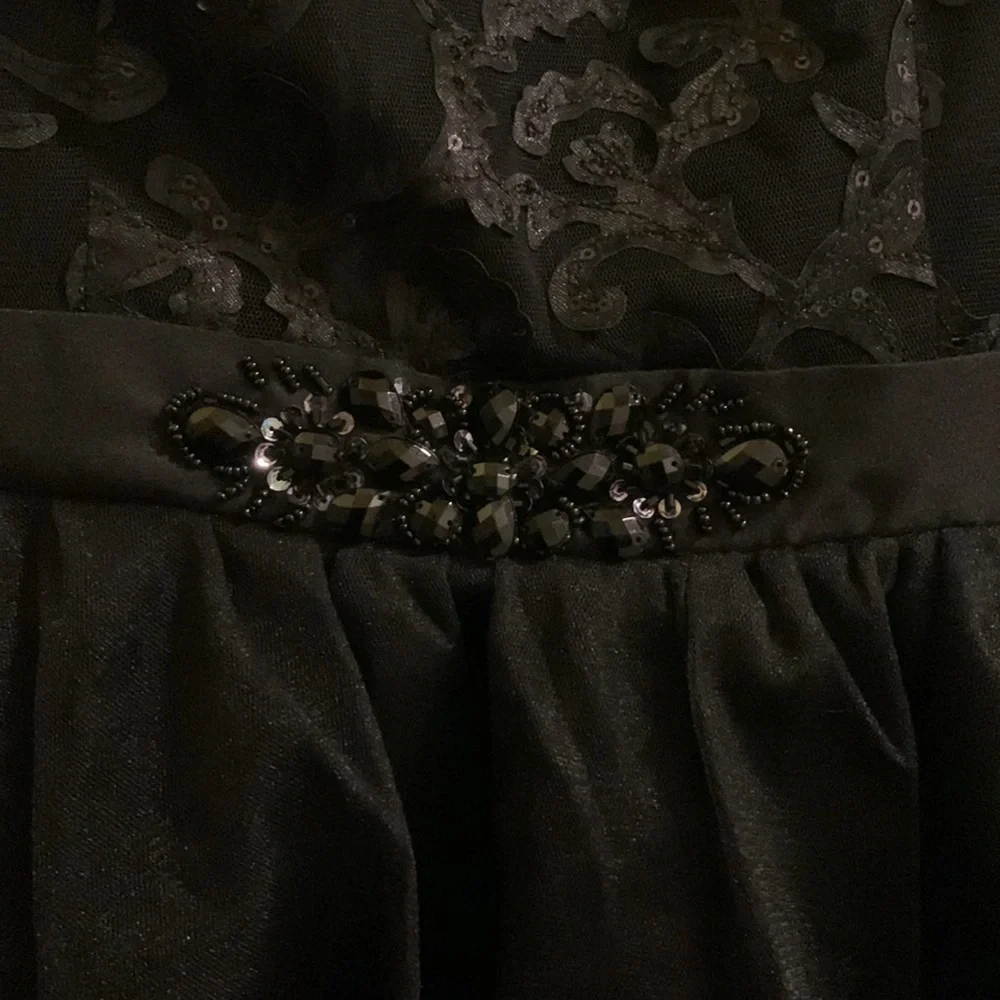 Formal open back dress beaded - Picture 4 of 11